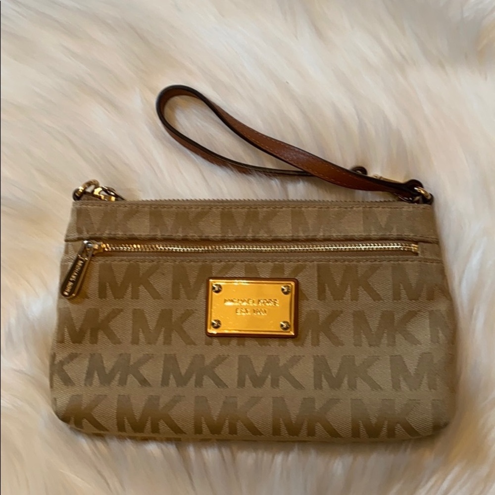 MICHAEL KORS Wristlet Clutch Logo Large Strap Bag